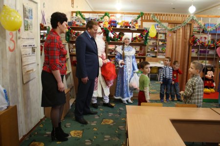 Председатель Совета Министров ЛНР Геннадий Цыпкалов поздравил воспитанников Луганской специальной коррекционной школы-интернат Председатель Совета Министров ЛНР Геннадий Цыпкалов поздравил воспитанников Луганской специальной коррекционной школы-интернат