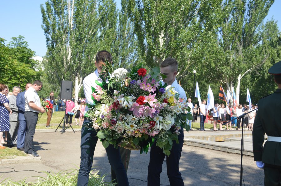 В луганске открыли мемориал